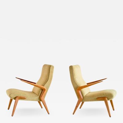 Osvaldo Borsani Important Pair of Osvaldo Borsani P71 Armchairs in Walnut Tecno Italy 1954