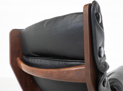 Osvaldo Borsani Mid Century Modern Canada P110 Armchair and Ottoman by Osvaldo Borsani for Tecno