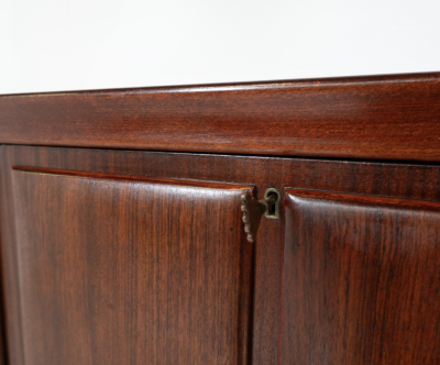 Osvaldo Borsani Mid Century Modern Sideboard in the style of Borsani Italy 1960s