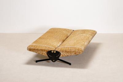 Osvaldo Borsani OSVALDO BORSANI SOFA D70 FOR TECNO