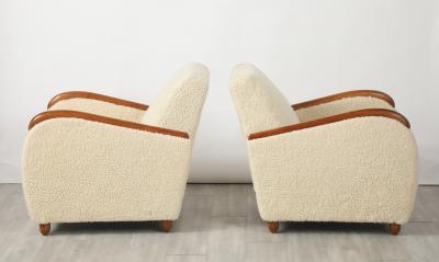 Osvaldo Borsani Osvaldo Borsani Pair of Sheepskin and Oak Lounge Chairs circa 1945