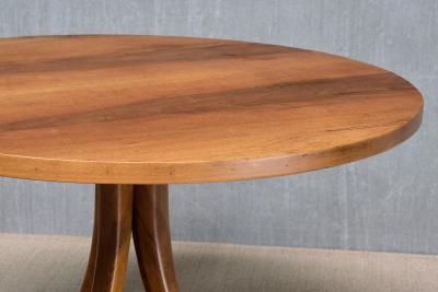 Osvaldo Borsani Osvaldo Borsani Sculptural Round Dining Table in Walnut Varedo Italy 1945