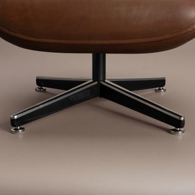 Otto Zapf Otto Zapf Executive Lounge Chair by Knoll in Original Chocolate Brown Leather