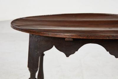 Oval Tavern Table with Silhouette Apron