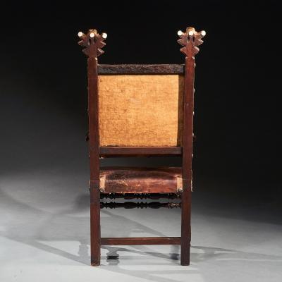 PAIR OF 17TH CENTURY ITALIAN BAROQUE PARCEL GILT WALNUT LEATHER ARMCHAIRS