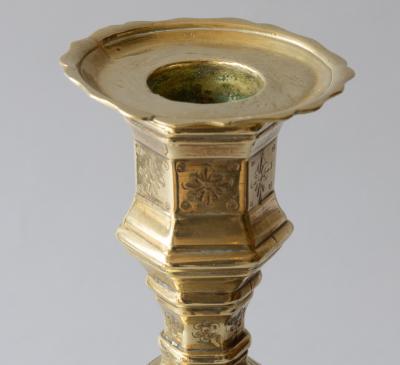 PAIR OF 18TH CENTURY BRONZE CANDLESTICKS