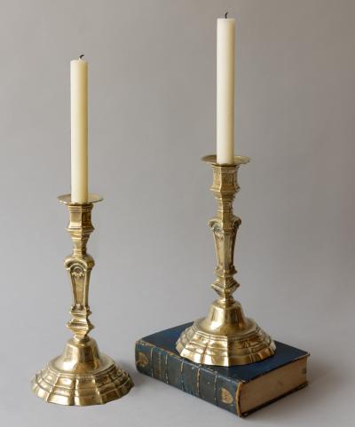 PAIR OF 18TH CENTURY BRONZE CANDLESTICKS