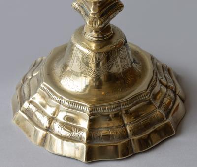 PAIR OF 18TH CENTURY BRONZE CANDLESTICKS