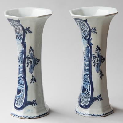 PAIR OF 18TH CENTURY OCTAGONAL DELFT VASES