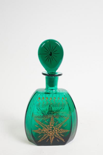 PAIR OF 19TH CENTURY BOHEMIAN GLASS ETCHED DECANTERS