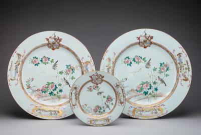 PAIR OF CHINESE EXPORT PORCELAIN CHARGERS