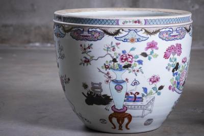 PAIR OF CHINESE FAMILLE ROSE JARDINAIRES
