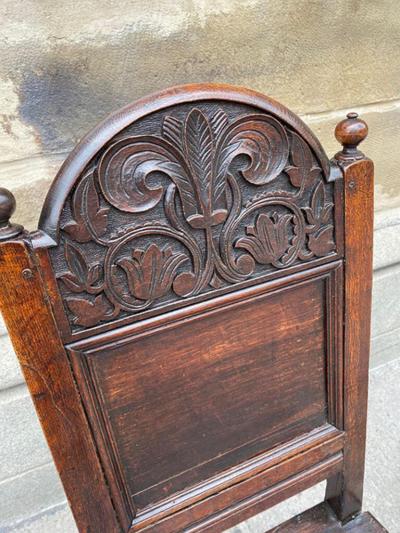 PAIR OF ENGLISH 17TH CENTURY PERIOD OAK HALL CHAIRS