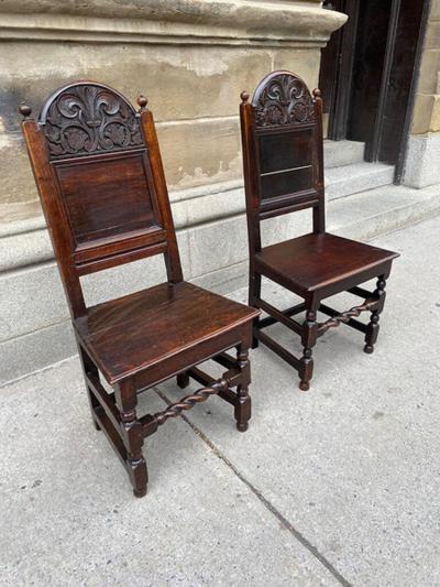 PAIR OF ENGLISH 17TH CENTURY PERIOD OAK HALL CHAIRS