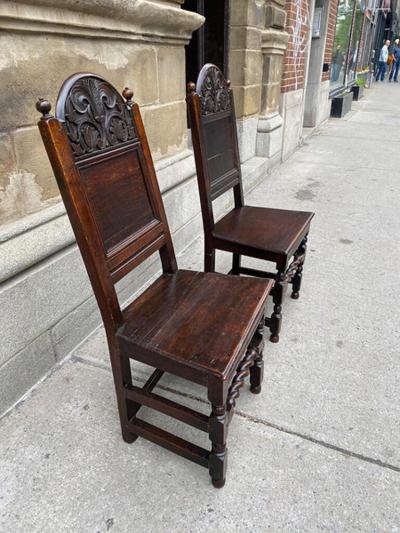 PAIR OF ENGLISH 17TH CENTURY PERIOD OAK HALL CHAIRS