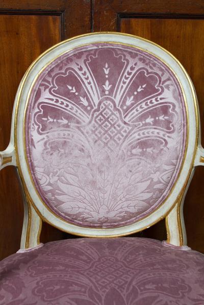 PAIR OF ITALIAN NEOCLASSICAL CHAIRS