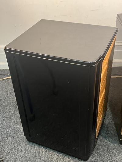 PAIR OF MODERNIST ART DECO BURLWOOD BLACL LACQUER NIGHTSTANDS