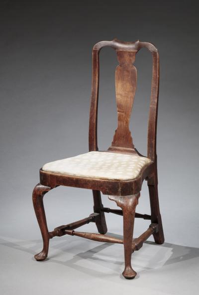PAIR OF QUEEN ANNE COMPASS SEAT SIDE CHAIRS