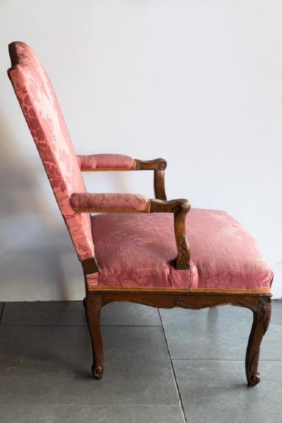 PAIR OF R GENCE PERIOD CARVED BEECH FAUTEUILS OR ARMCHAIRS