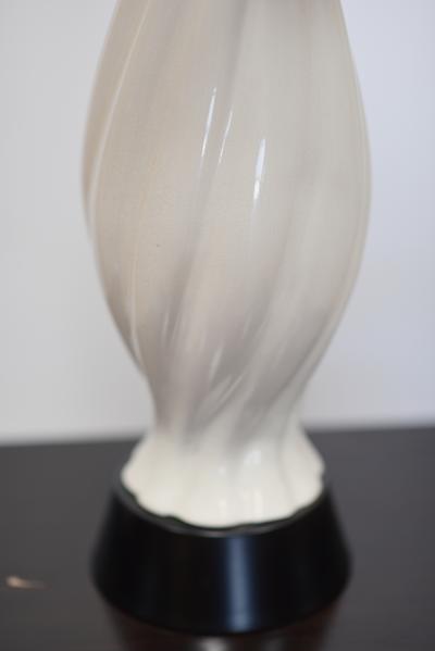 PAIR OF WHITE BALUSTER FORM TABLE LAMPS