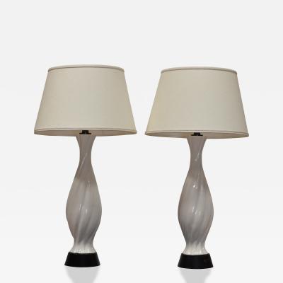 PAIR OF WHITE BALUSTER FORM TABLE LAMPS