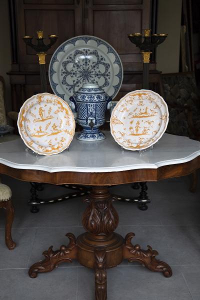 PAIR OF YELLOW AND WHITE SERVING PLATES WITH SHAPED RIMS