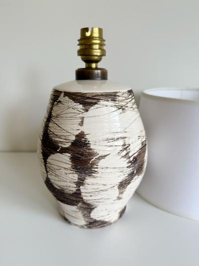 PETITE BROWN WHITE CERAMIC LAMP