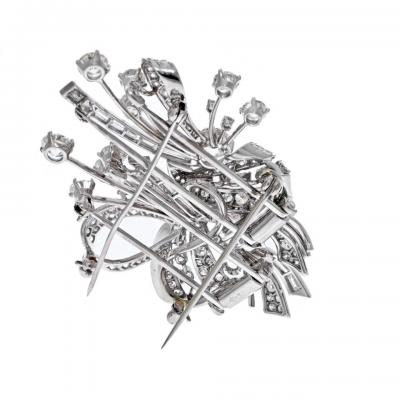 PLATINUM 10 CARAT ROUND AND BAGUETTE FOUNTAIN BROOCH