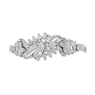 PLATINUM 25 CARAT CIRCA 1950S DIAMOND BRACELET