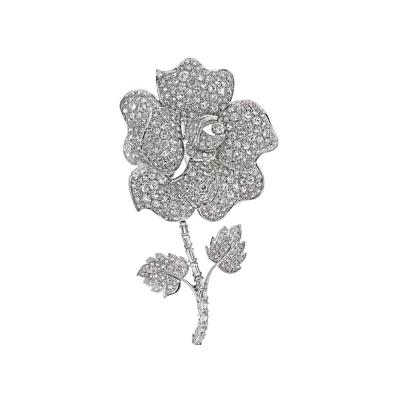 PLATINUM 27 CARAT ROUND DIAMOND FLOWER BROOCH