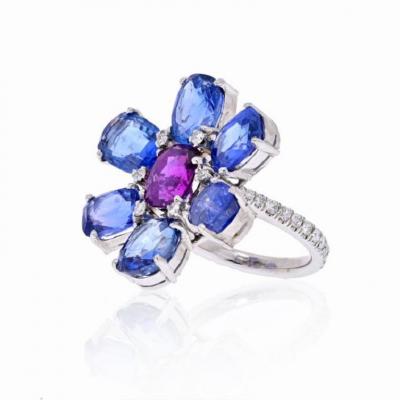 PLATINUM CEYLON SAPPHIRE AND PURPLE FLOWER RING