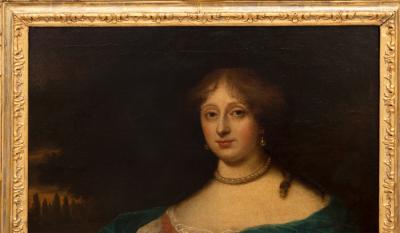 PORTRAIT OF A YOUNG WOMAN