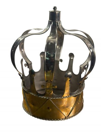 POST MODERN SILVERED METAL CROWN FORM WINE BOTTLE HOLDER