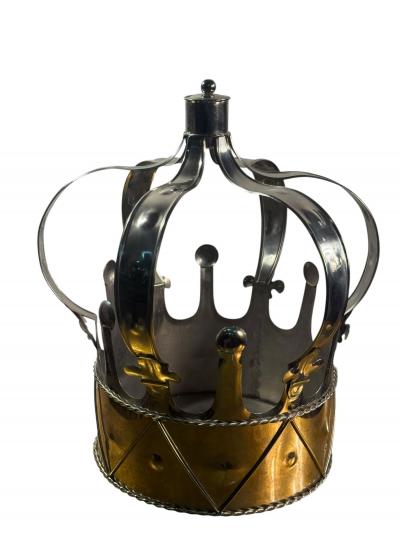 POST MODERN SILVERED METAL CROWN FORM WINE BOTTLE HOLDER