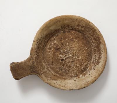 PRIMITIVE PLATE WITH HANDLE