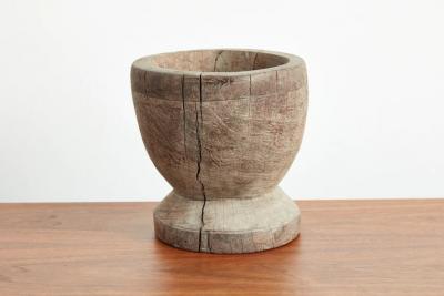PRIMITIVE WOOD MOLD