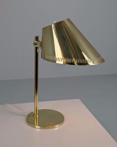 Paavo Tynell Paavo Tynell Adjustable Table Lamp Model 9227 in Full Brass Taito 1950s