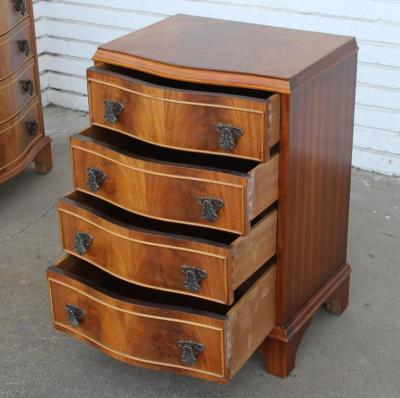 Pair Chippendale Style Walnut Burr Nightstands Lamp Tables