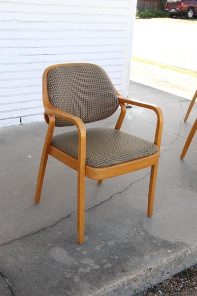 Pair Don Pettit for Knoll 1105 Armchairs
