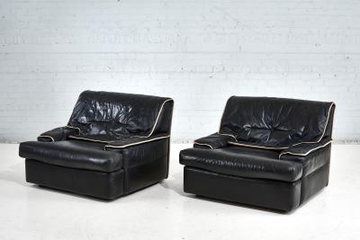 Pair Guido Faleschini Black Leather Lounge Chairs Italy 1970