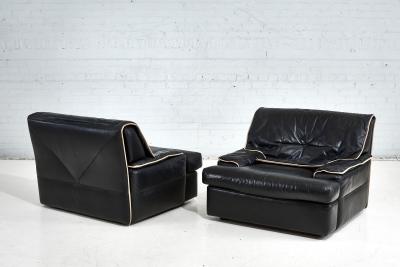 Pair Guido Faleschini Black Leather Lounge Chairs Italy 1970