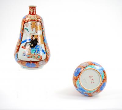 Pair Japanese Imari Gourd Shaped Porcelain Vases