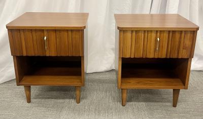 Pair Mid Century Open Nightstands Side End Tables American Walnut 1960s