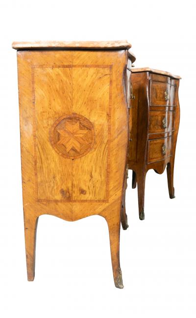 Pair Of Italian Rococo Walnut Commodinis