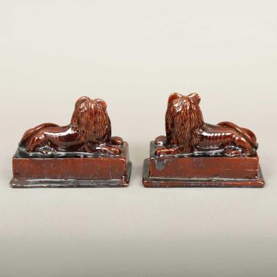 Pair Recumbent Lions