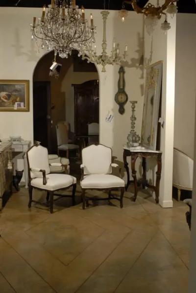 Pair of 18th Century Walnut Arm Chairs from Rhone Valley