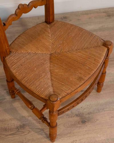 Pair of 19th Century French Proven al Nurse s Chairs in Beechwood