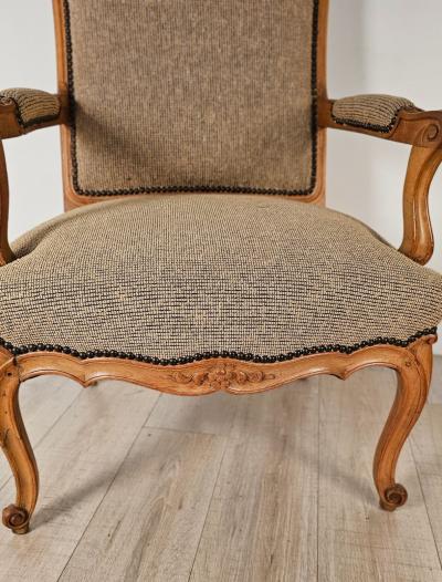 Pair of 19th Century Italian Carved Wooden Chairs in Transitional Style