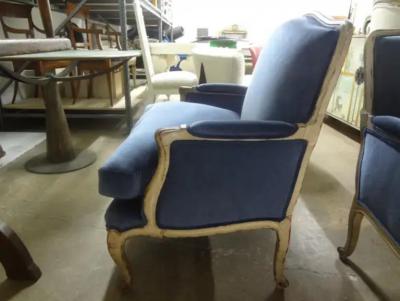 Pair of 19th Century Italian Louis XV XVI Style Painted Marquise