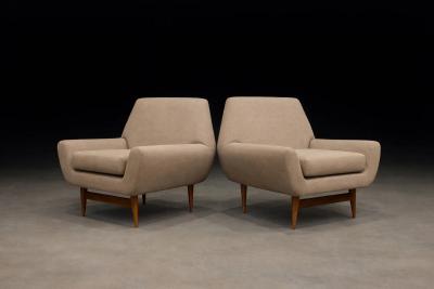 Pair of Brazilian Modern Cavi na Wood Lounge Chairs Brazil 1950s